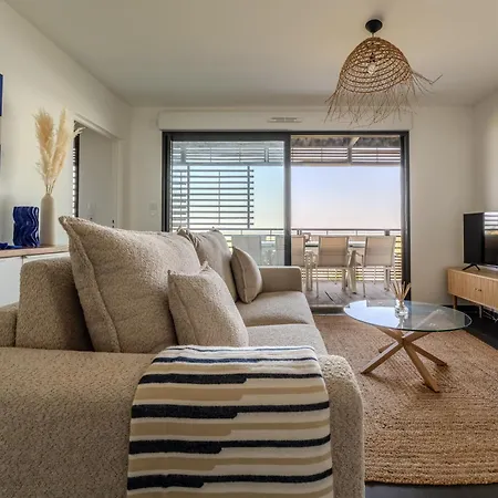Immeuble Standing Avec Vue Etang Et Parking Apartmán *